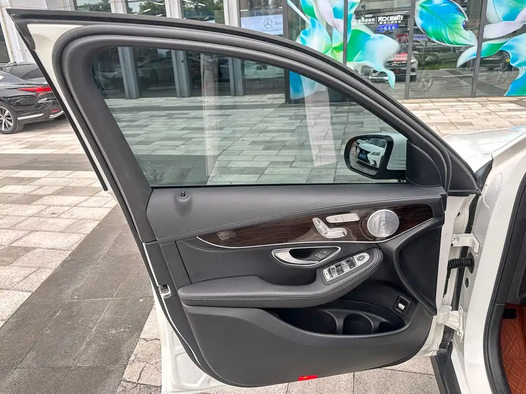 Mercedes-Benz GLC — миниатюра 11