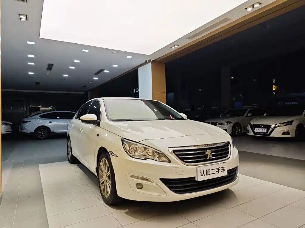 Peugeot 408 2015 1.2T AT Luxury