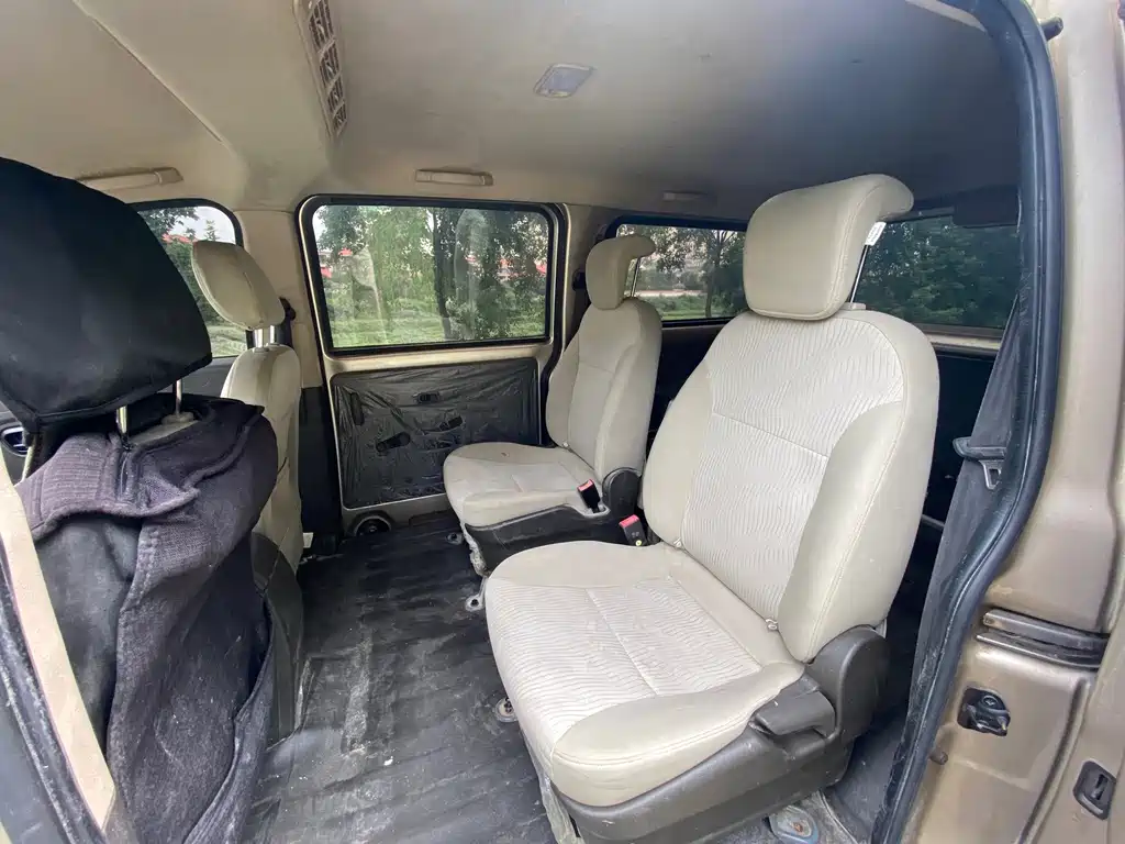 Wuling Rongguang V — миниатюра 11