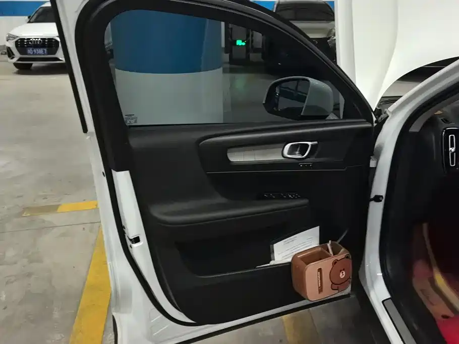 Volvo XC40 — миниатюра 7