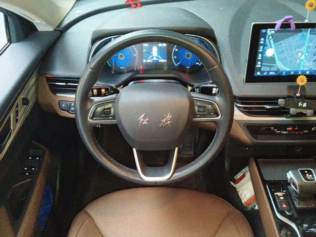 Hongqi Hongqi E-QM5 — миниатюра 6