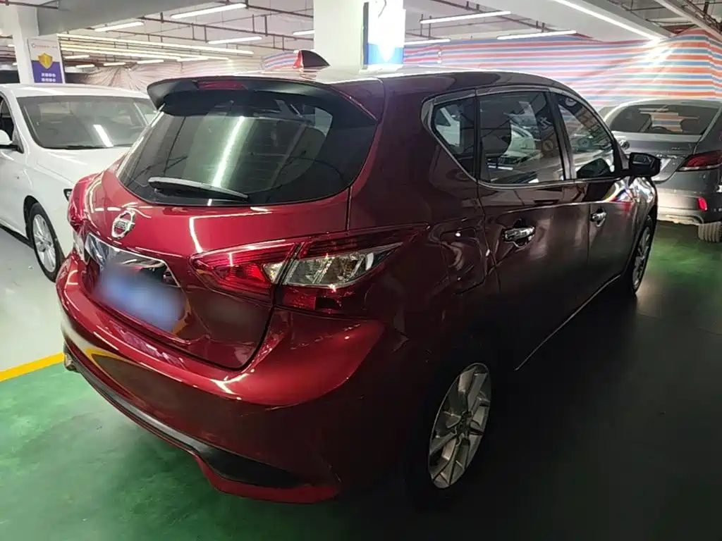 Nissan Tiida — миниатюра 7