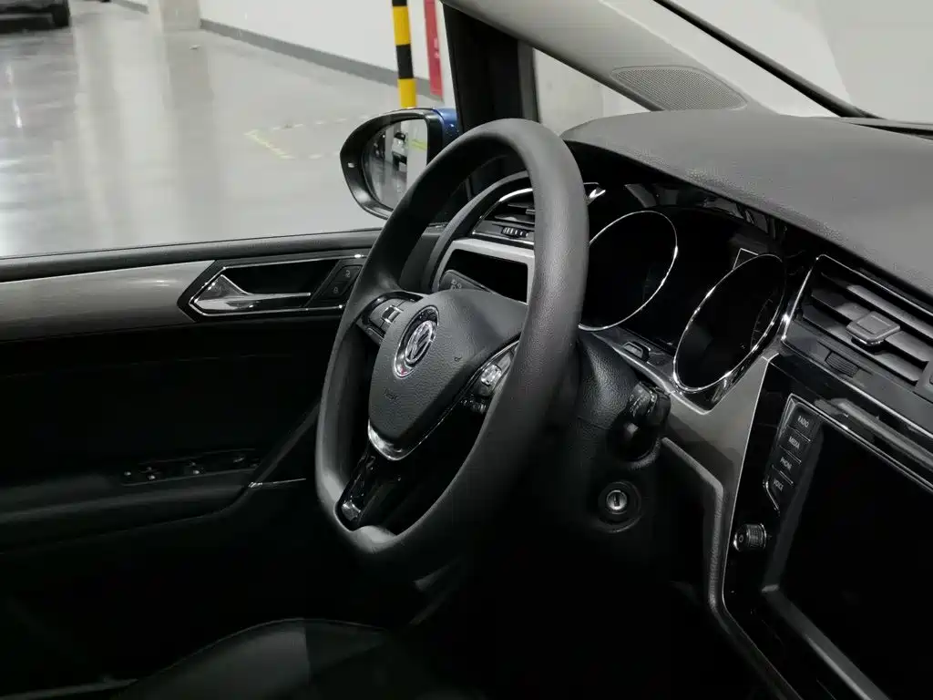 Volkswagen Touran — миниатюра 22