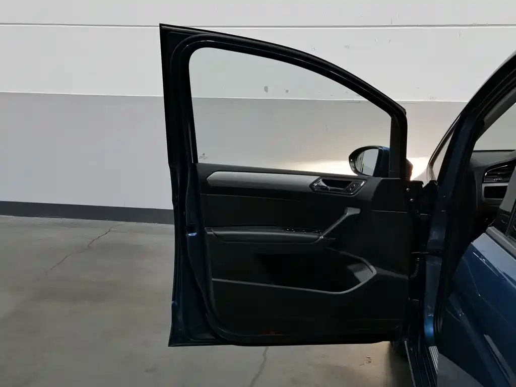 Volkswagen Touran — миниатюра 8