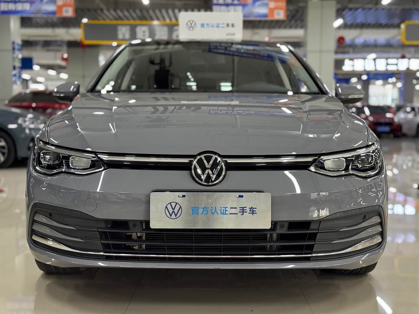 Volkswagen Golf 1.4 л 2022 г. Серебристо-серый, пробег 15000 км
