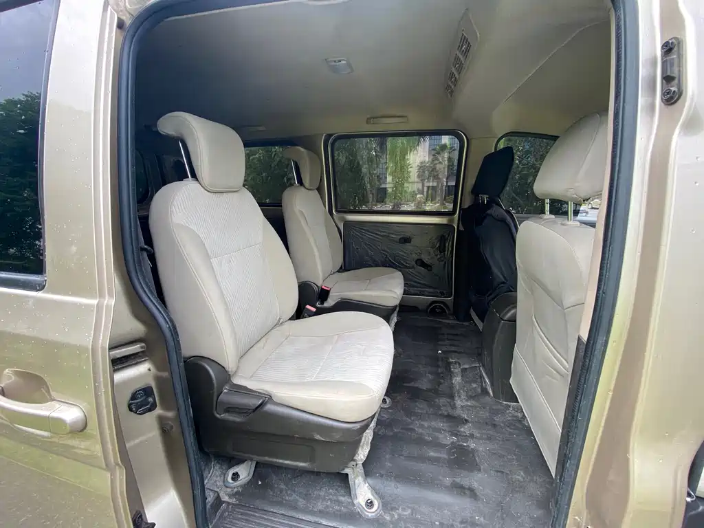 Wuling Rongguang V — миниатюра 13
