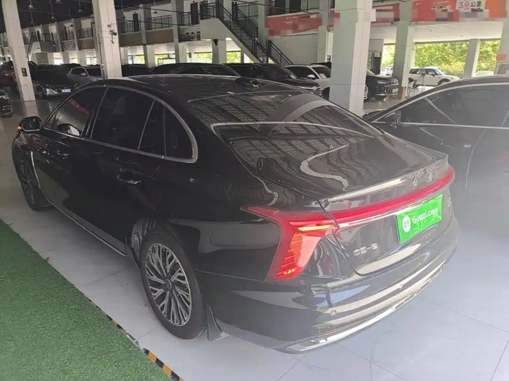 Hongqi Hongqi H5 — миниатюра 5
