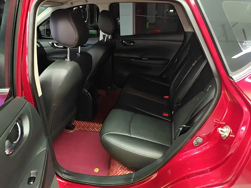 Nissan Tiida — миниатюра 17