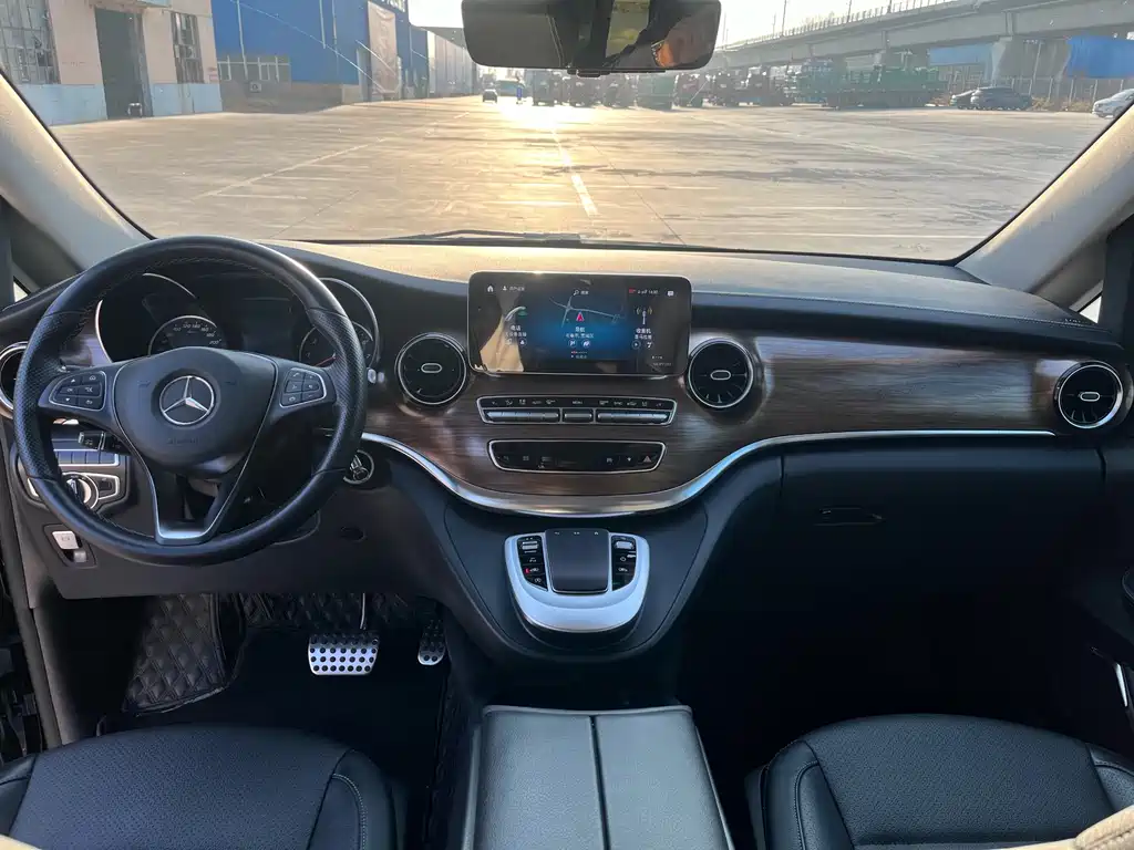 MERCEDES-BENZ V CLASS