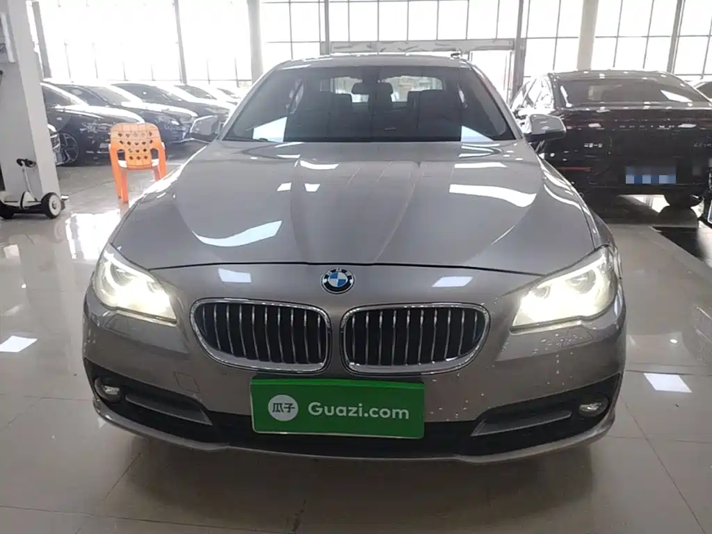 BMW 5 Series — миниатюра 3
