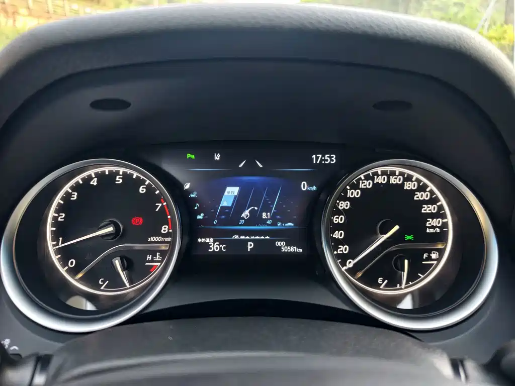 Toyota Camry — миниатюра 12