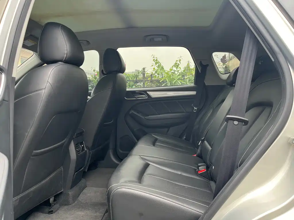 Roewe RX5 New Energy — миниатюра 10