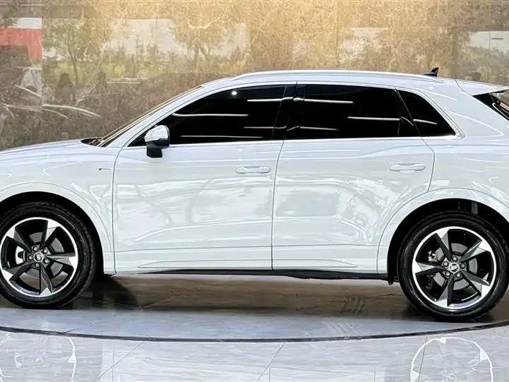 Audi Q3 2023 35 TFSI Fashion (1.5T)