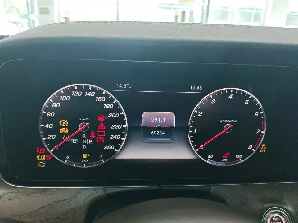 Mercedes-Benz E-Class — миниатюра 6