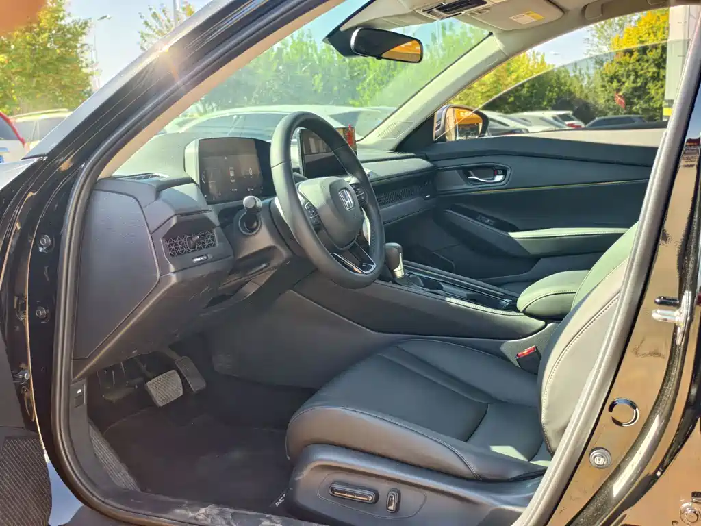 Honda Accord — миниатюра 8
