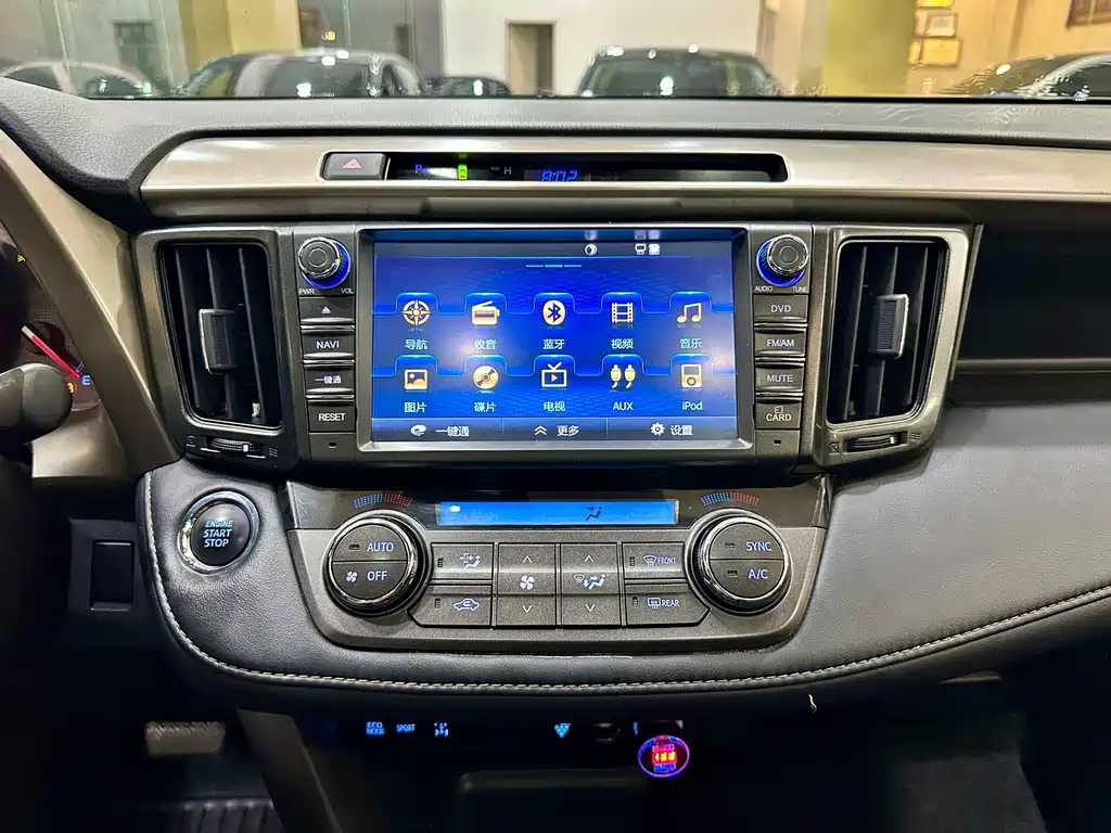 Toyota RAV4 — миниатюра 14