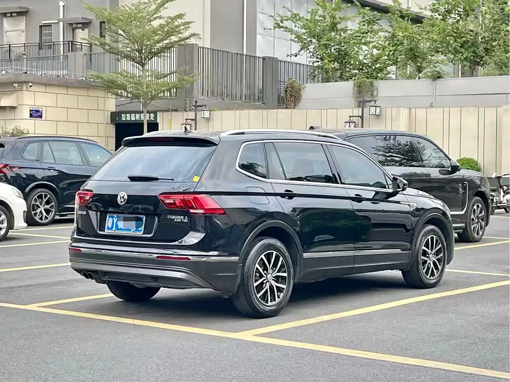 Volkswagen Tiguan L — миниатюра 6