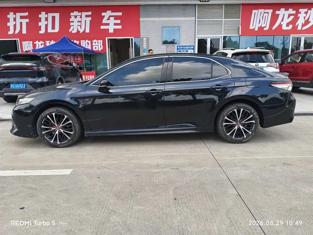 Toyota Camry — миниатюра 3