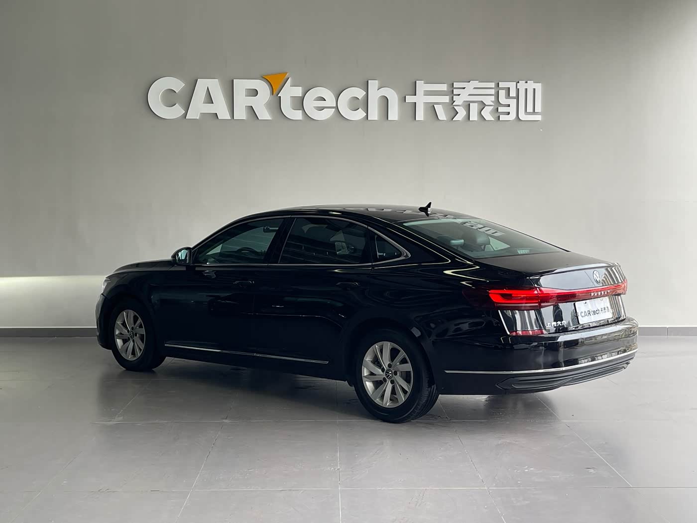 Volkswagen Passat 1.4 л 2025 г. Чёрный, пробег 36000 км