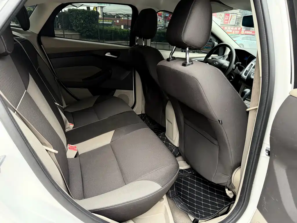 Ford Focus — миниатюра 11