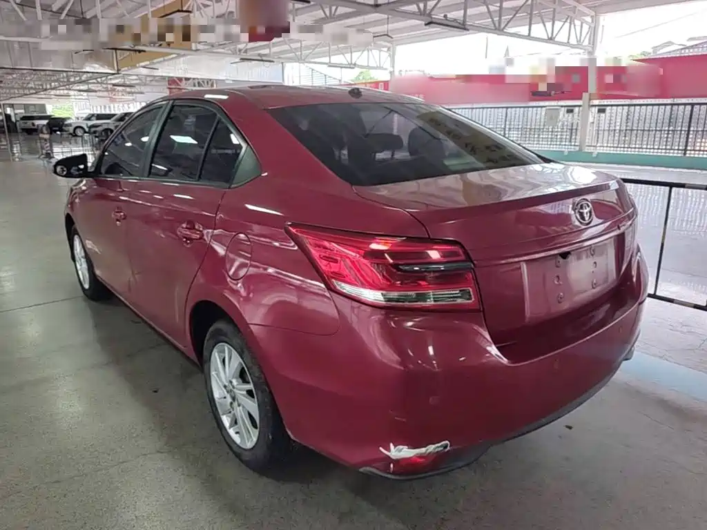 Toyota Yaris L — миниатюра 5