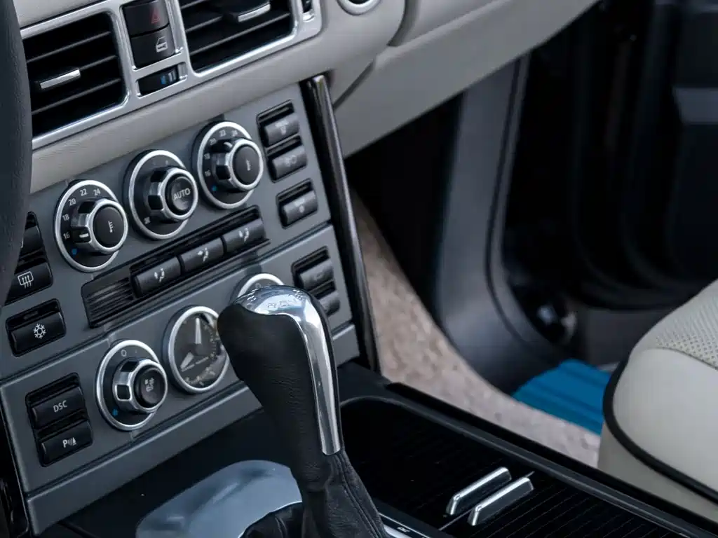 Land Rover Range Rover — миниатюра 17