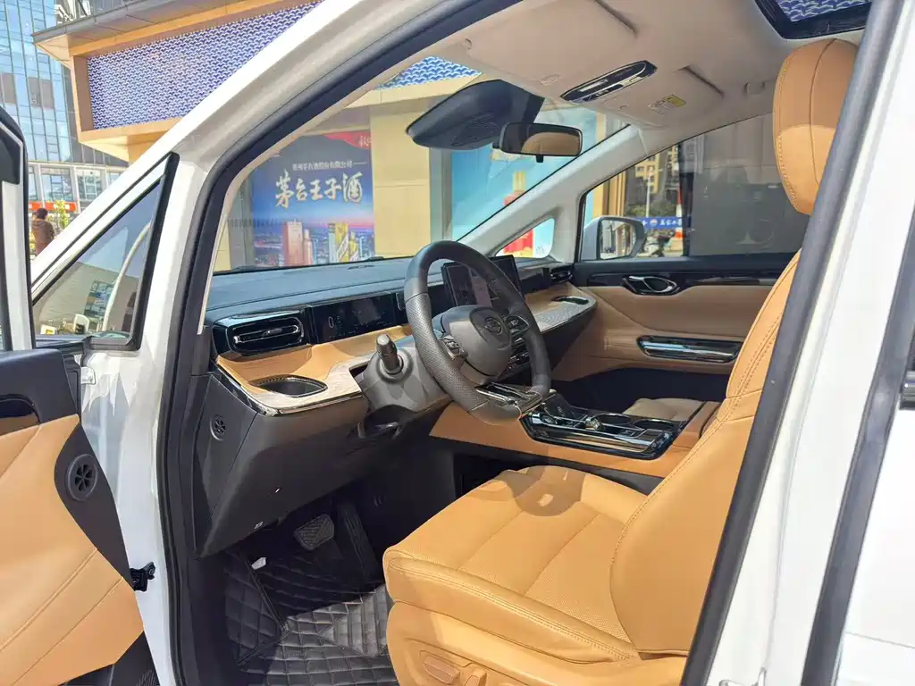 GAC Motor Trumpchi E8 PHEV — миниатюра 2
