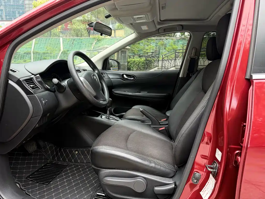 Nissan Tiida — миниатюра 8