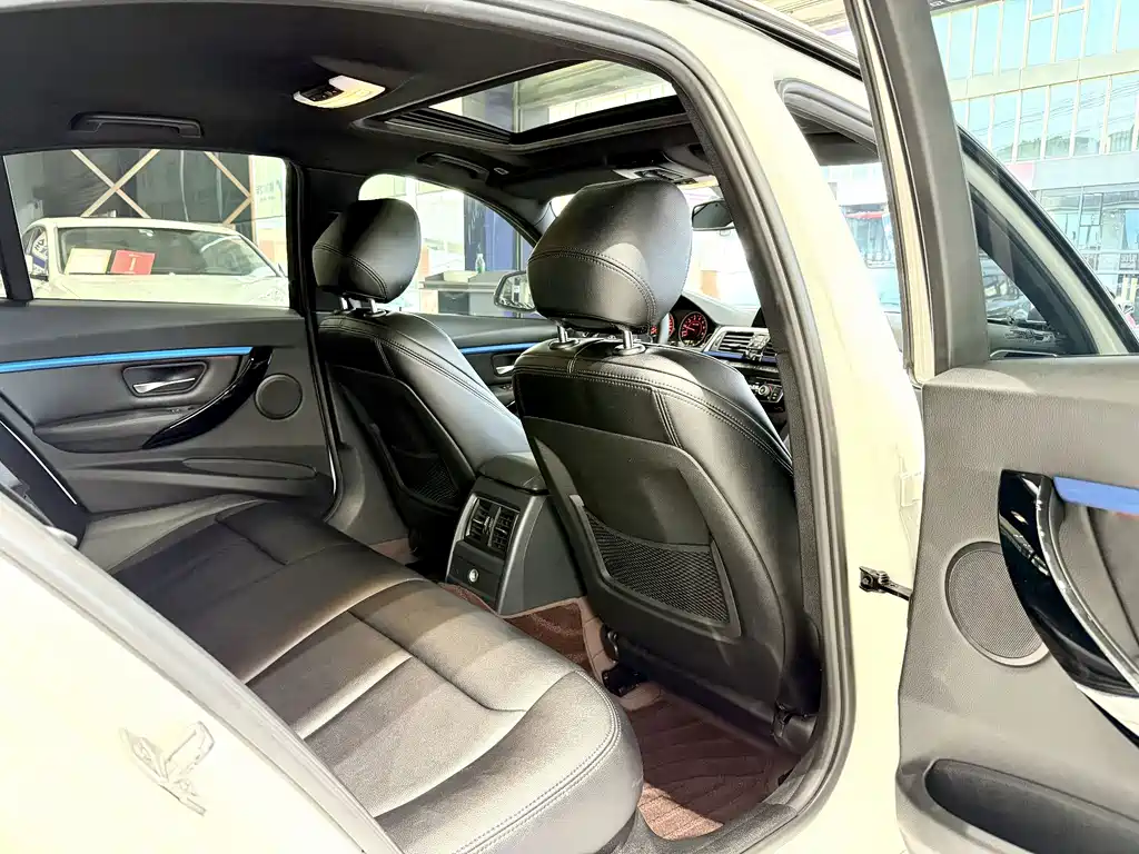 BMW 3 Series — миниатюра 9