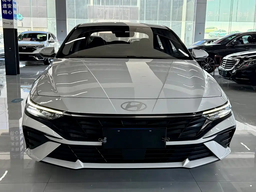 Hyundai Elantra — миниатюра 2