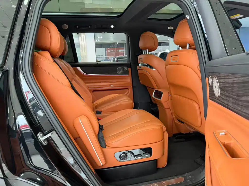 AITO ASK THE WORLD M9