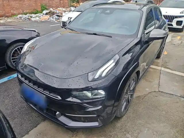 2022 Lynk & Co 02