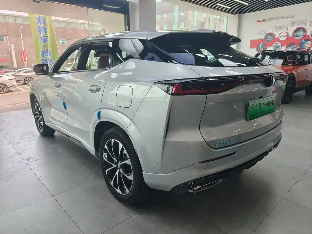 Changan UNI-Z New Energy — миниатюра 7