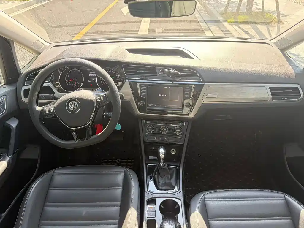 Volkswagen Touran — миниатюра 8