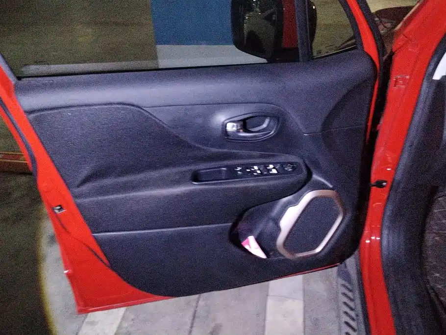 Jeep Renegade — миниатюра 7