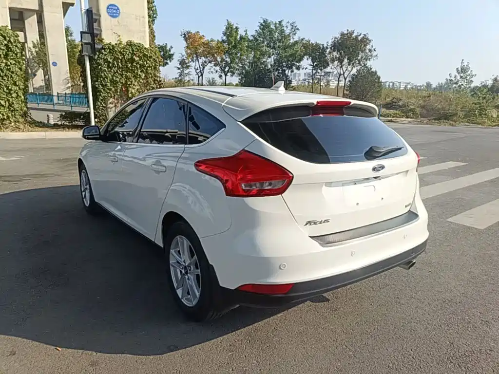 Ford Focus — миниатюра 5