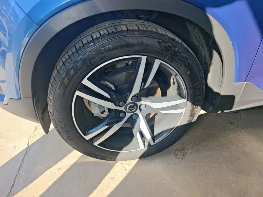 Volvo XC40 — миниатюра 23