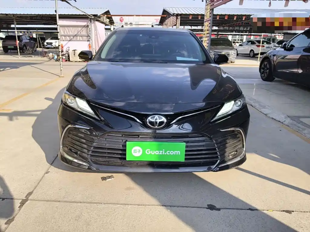 Toyota Camry — миниатюра 3