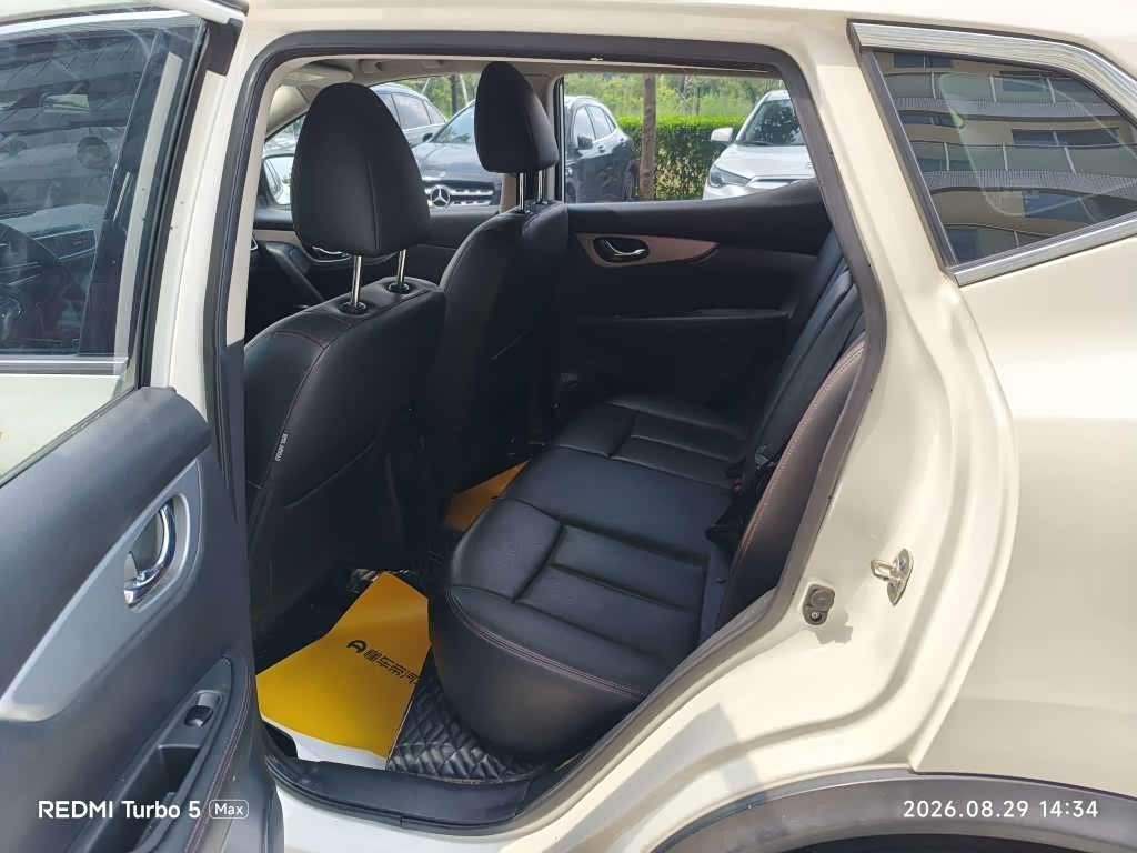 Nissan Qashqai 2.0 л 2021 г. Белый, пробег 20200 км