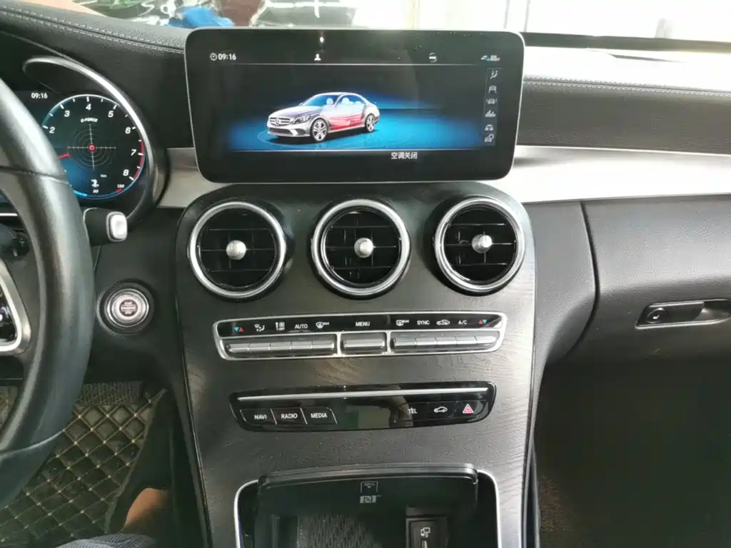 Mercedes-Benz C-Class — миниатюра 13