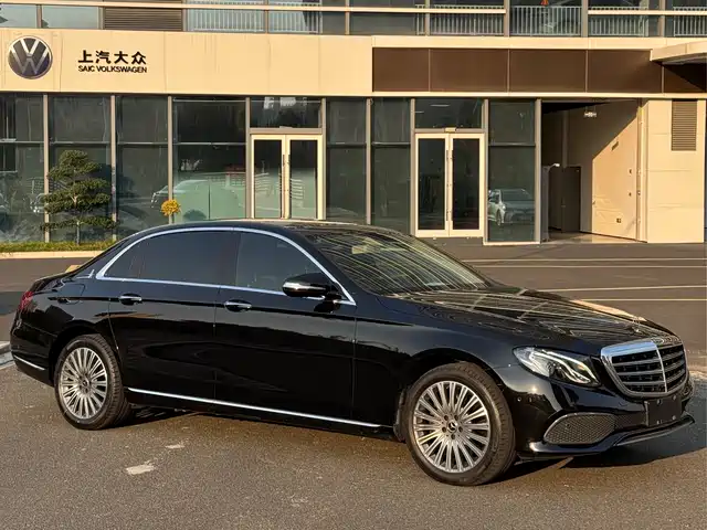 MERCEDES BENZ E CLASS