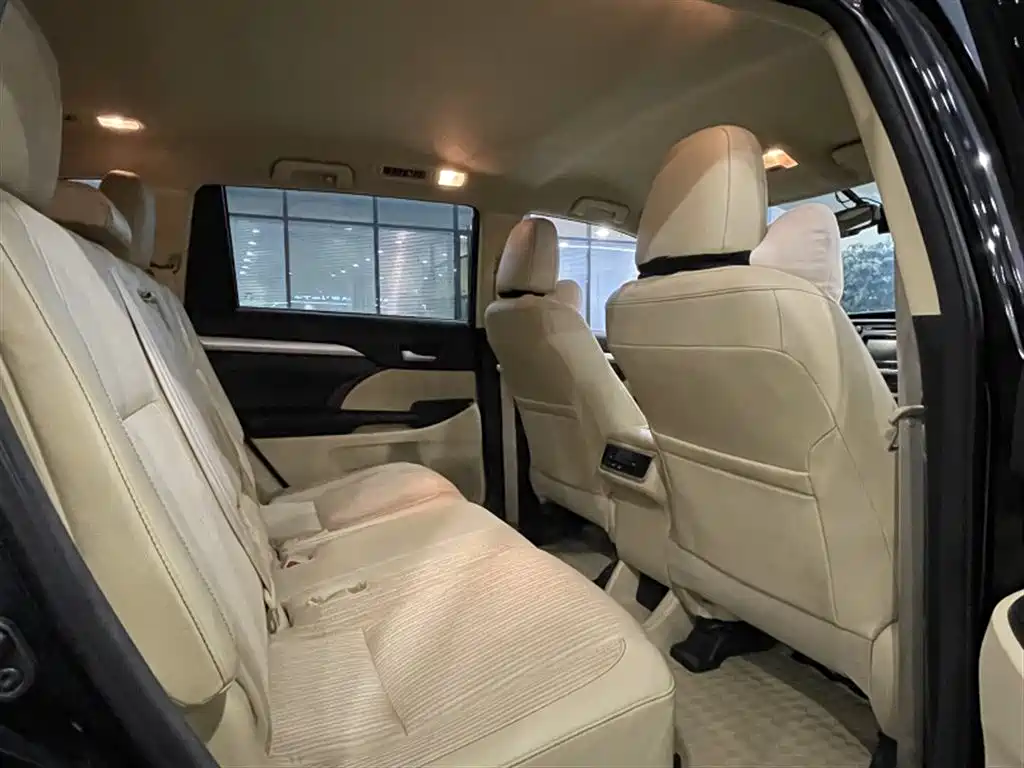 Toyota Highlander — миниатюра 8