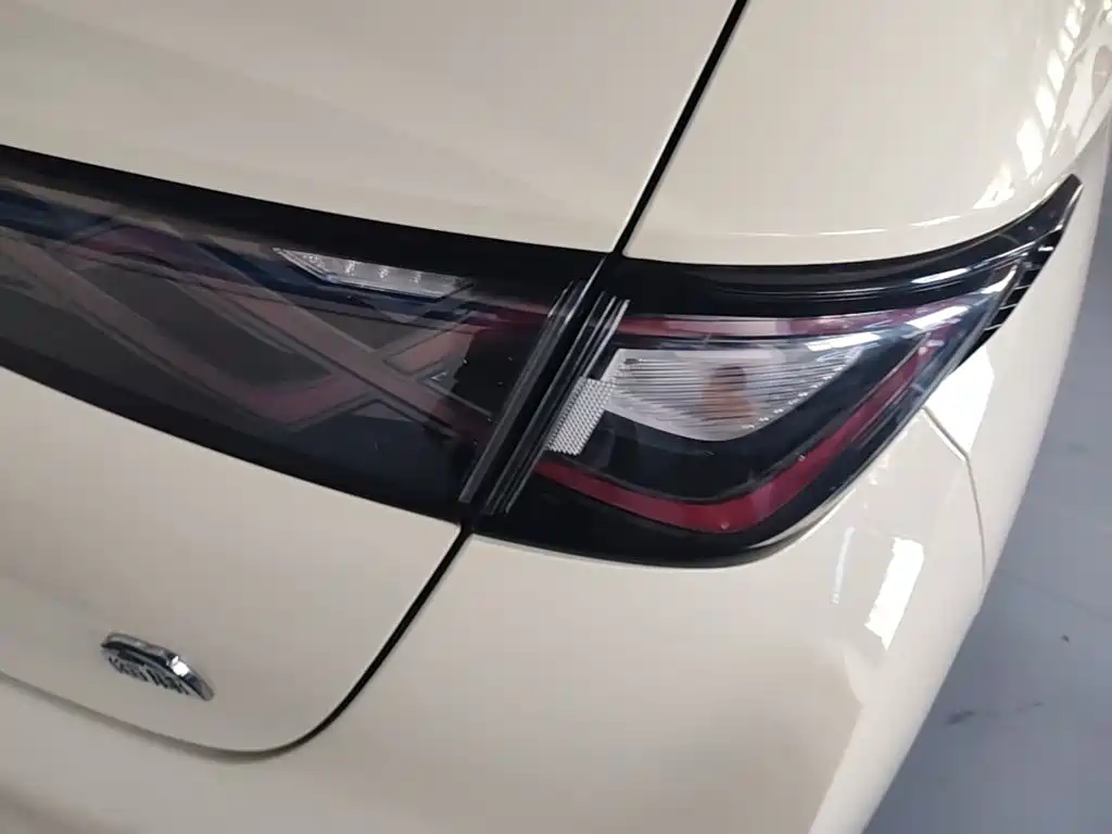 BYD Dolphin — миниатюра 8