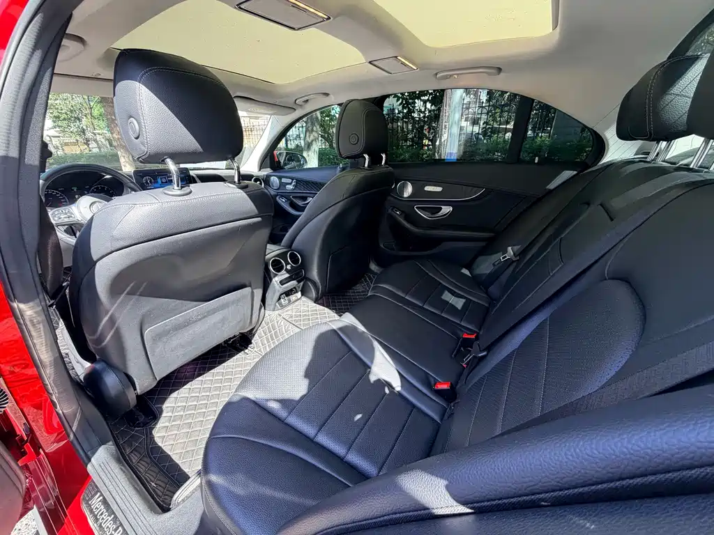 Mercedes-Benz C-Class — миниатюра 7