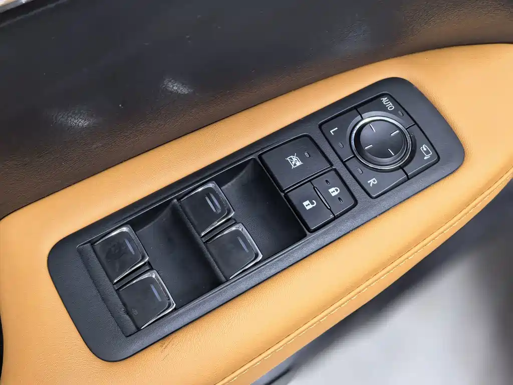 Lexus RX — миниатюра 20