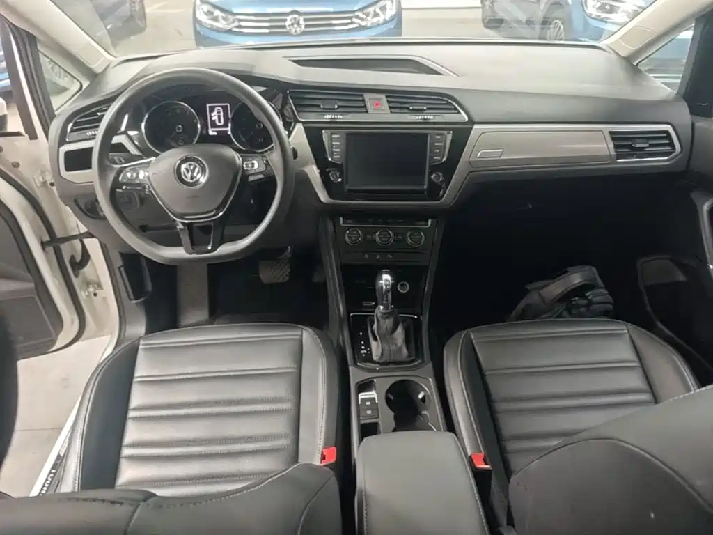 Volkswagen Touran — миниатюра 10