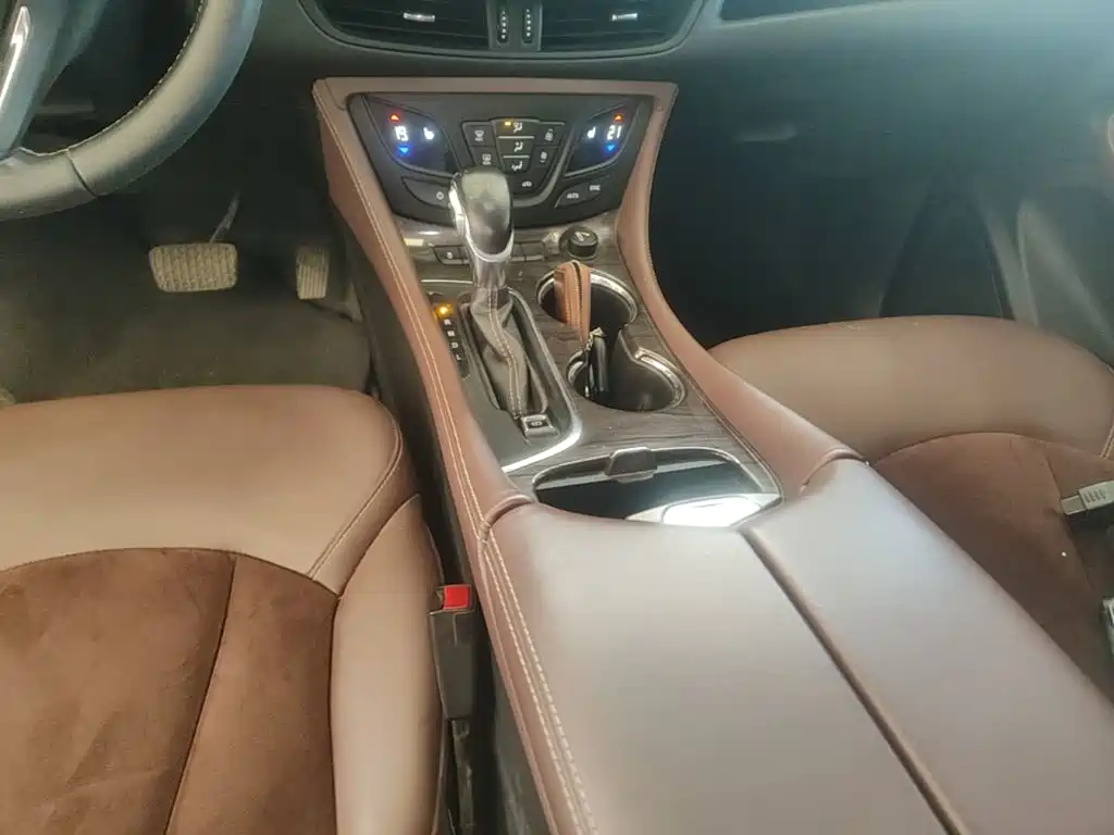 Buick Envision Plus — миниатюра 14