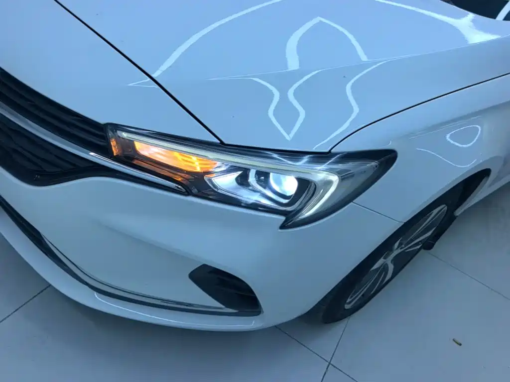 Buick Verano — миниатюра 24