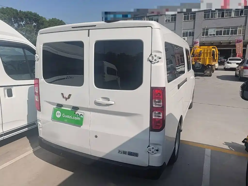Wuling Yangguang — миниатюра 7