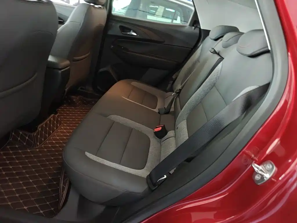 Chevrolet Tracker — миниатюра 17